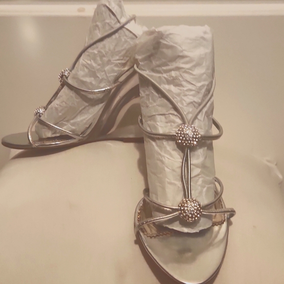 Michael silver clear sandal heel w/ crystal balls. Size 7. BRAND NEW NEVER WORN! - Picture 5 of 6